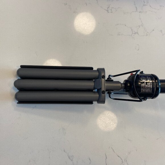 Triple Barrel Wave Curling Iron - Picture 7 of 8